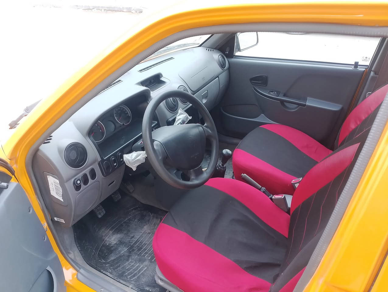 سلام عليكم سايبه 25كفاله عامه ماشيه 20الف سياره جديدة كلش مصفره هيه وغرامات مكاني  ديوانيه حي جامعة موبايل ***********
