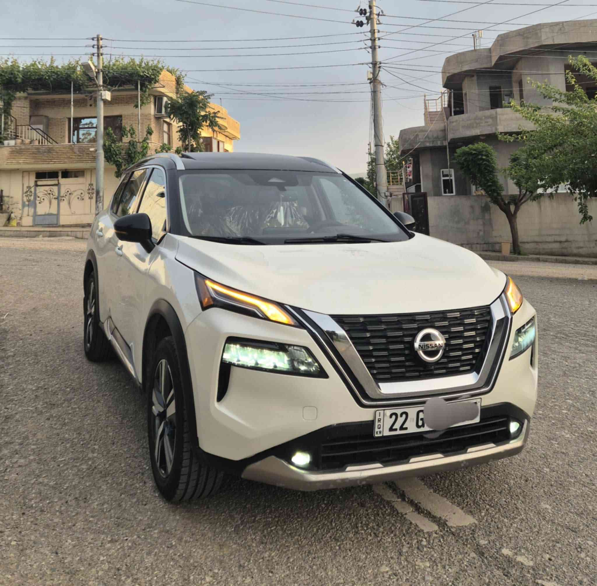 بسم اللە الرحمن الرحیم
نيسان روج 2021  platinum اعلی مواصفات ۱/ ۱ بس بدون فورویل
محرك ٤ سلندر 2500 cc 
جملغ و باب عکس سائق مبدل بلادی بدون صبغ و نصف بونت صبغ
زاویه بنوراما بالسقف شویه بها معدل علی PDR  رقم شاصی و سونار داخل منشور
ايرباك ستیرن و بردات سستم ، دشبول ماطاك شرط ماشی ٥٦ میل
فوول مواصفات بلاتنیوم معروفه :
بصمه تشغیل عن بعد بانوراما داتاشو داخل مشمشی رنكات ۱۹ انج
5 كاميرة قيادة الية قيادة نظام ايكو وستاندرد و صبورت رادار  ۳٦۰ حساسات خلفيه 
توقف ذاتی كشن جلد كشن كهربائي  
كشن هيتر كشنات خلفی تدفئه سكان هيتر    
لايتات متركس ال اي دي (زينون)
لايتات تفاعليه ويه رادار تقوه وتضعف
بك لايت لد شفتات بل ستيرن
٥ بصمات جميع ابواب وصندوق
رادار امامي وجانبي وخلفي
نقط عمياء خروج عن مسار
توقف الى خلف في حالة تنبئ بل اصطدام
توقف ذاتي في حالة تنبئ بل اصطدام من امام
هندبريك بصمه اوتوهولد بريك بل ازدحام
تحكم ستيرن جهتين جامات الخلفي برده
صندوق كهربائي .......
گیر و محرک تحویل غرامات کلە بشرط سیاره رقم اربیل دولی تحویل و وکالە شرط
*********** viber & watsapp
