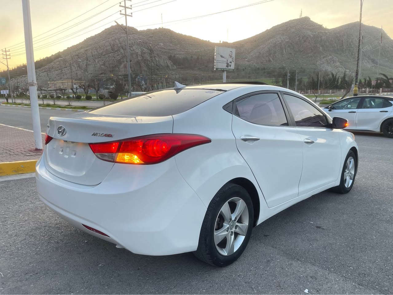 هۆندا ئەڤانتی ٢٠١١
١٥٦ هەزار ڕۆیشتوە
فول مواسەفات 
ئاوێنە ئیشارەت ئاوێنەشەفت
كوشن هیتەر كوشن جڵد
سڵایت
ئیكۆ
شاشە گەورە
بلوتوز
دەبڵ گێڕ 
ویلكەپ 
كامل مەسرەف كراوە جركەی تێدانیە سەیارەكە 
گئڕو مەكینە و سەقف و كەڤەر و پشت و پێش بەشەرت  
شوێن ڕانیە 
سعری گونجاوە كۆمێنت بكە سعرت بۆدێ 
*********** رانية, السليمانية
