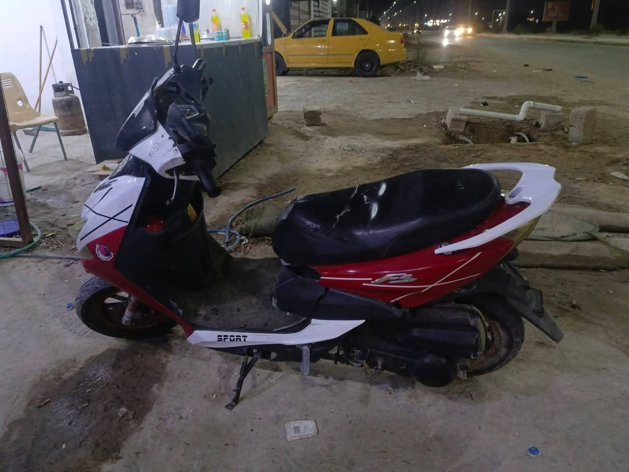 السلام عليكم دراجه للبيع سعرها 250 مراوس اذا موجود لمار الرمادي شارع 5 كيلو ***********
