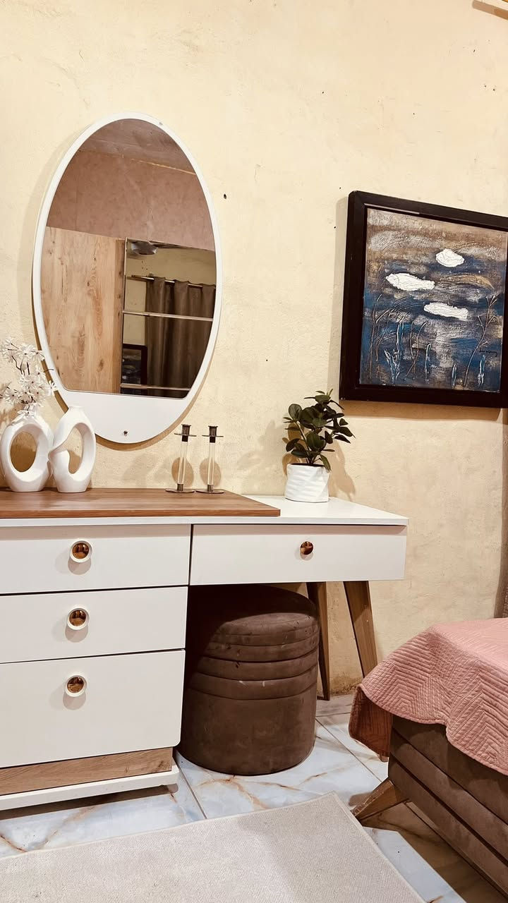 غرفه تركيه ماركه نظيفه جدا وسرير مخزن هايدروليك اناره
الشراي يتصل عالرقم ‭٠٧٧٠ ٣١٩ ٣٢٠٨‬
