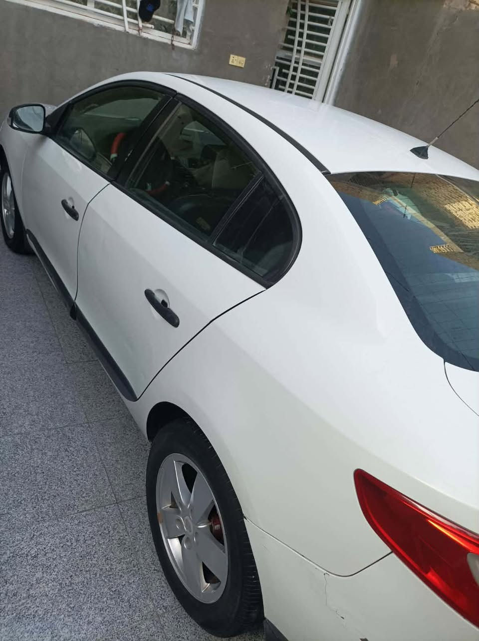 سياره رينوا للبيع موديل ١٣. الرقم ديالى المكان بابل ***********
