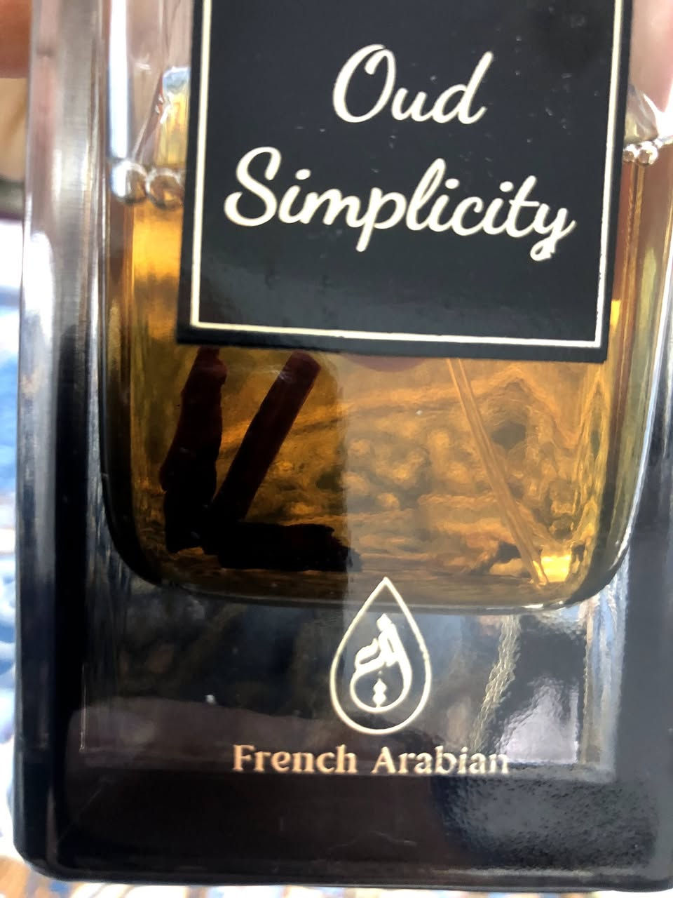 عطر عود اورجنال ثباتية اكثر من ٣٠ ساعة مستخدم منه ٤٠% سعر ٧٥ بغداد مدينة الصدر حي الاكراد قطاع ١٨ لايوجد توصيل ... ***********
