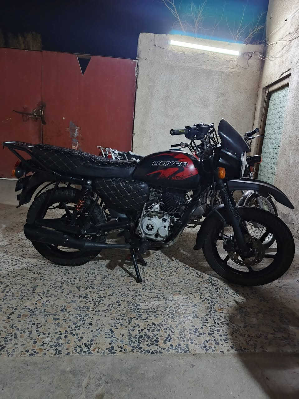 بوكسر جبلي فحل مديل 23رقم والوحات ما مستلمهن سعر مليونين مفتوحه مجفته وكاله ***********مكاني شط العرب الفيحاء يم جسر خالد
