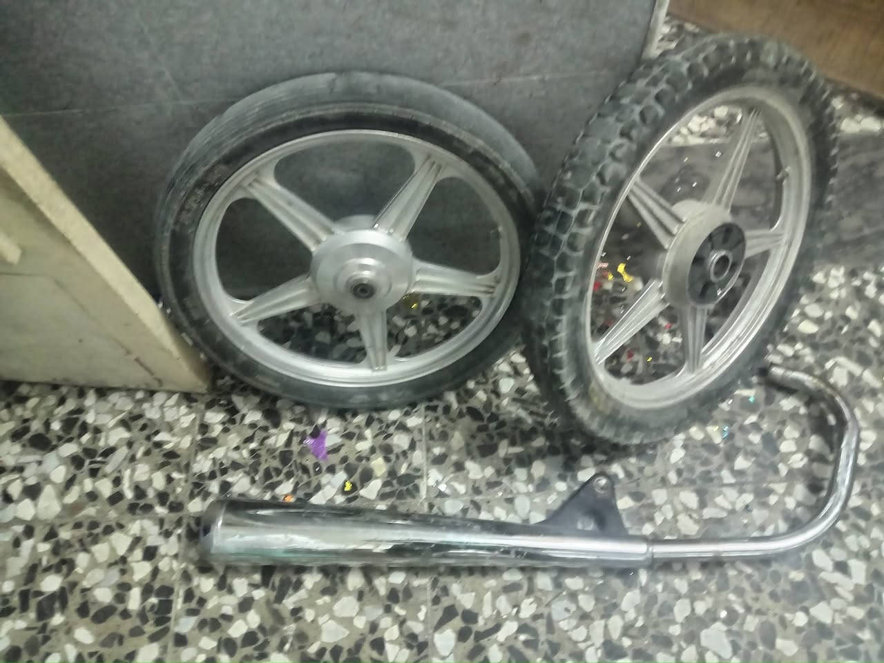 سلام عليكم عندي ويلات ما دراجه ايراني وصالنصه لبيع  السعر خاص
الرقم ***********
