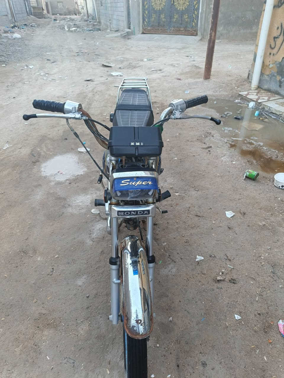 السلام عليكم دراجة ايراني رقم ل البيع
تفاصيل: مكينة نامة شلامجة بلادية ما مفتوحة
شاصي انرجي مديل 16 رقم و سنوية تحويل ثاني يوم
النضافة مثل ما موضح بل صوره
بيهة نقص سبرنك ستان وصط و السكان مزنجر انطيك واحد جديد مكانة
العنوان: البصرة ابو الخصيب 
رقم ***********
