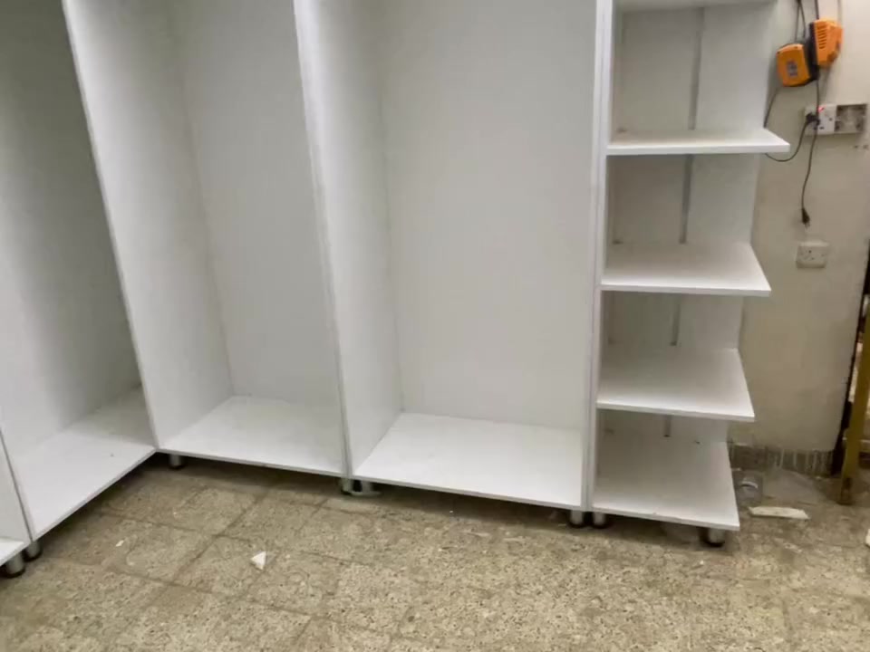 متواجد للعمل خلفة ديكورات MDF مع مساعد خلفة بخبرة ✅
العمل داخل بغداد فقط 
رقم التواصل ***********
