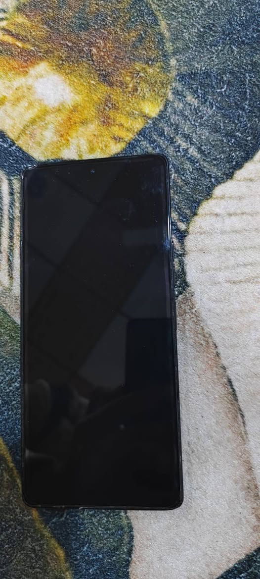 موبايل تكنو كامون 30 برو 5G تليفون بيه كسر وره بل ضهر بس مامئثر لا عله المس ولا عله الكامره ذاكرته 256 بطاريته 5000 يشغل ببجي 90 فريم ملحقاته كامله  السعر 300وبيه مجال مكاني البصره الحيانيه شارع 60 رقم الهاتف ***********
