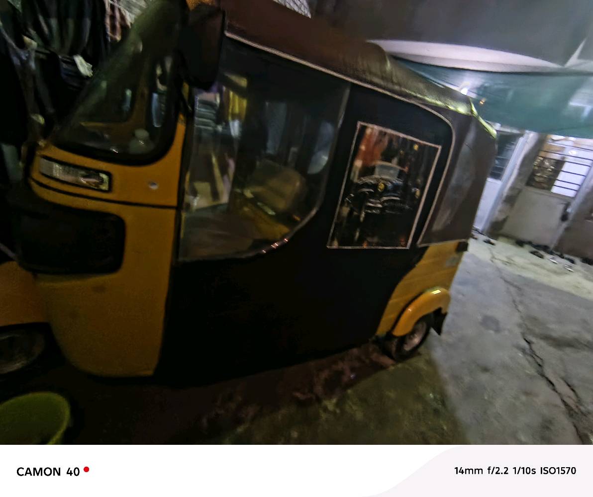 السلام عليكم تكتك 2019 نضيفه للبيع او مراوس بسيارة تكسي.   مابيها شي تجي وتشوف بعينك دوس معمرة تكتك نشطه خير من الله العنوان بغداد حي النصر