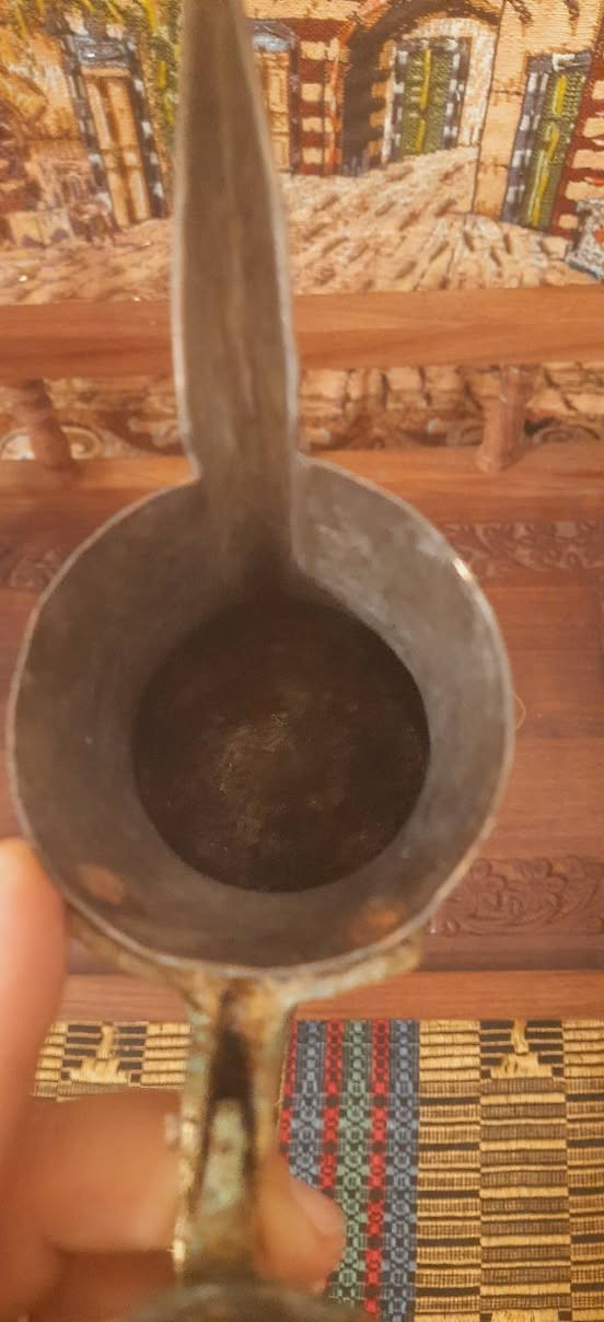 دله بغداديه ارتفاع 21 السعر 65 الف نهائي نضيفه وجاهزه للاستخدام بدون عيوب ويوجد توصيل ***********
