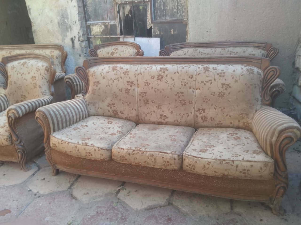 سلام عليكم تخم للبيع السعر خاص  ***********متواجد
