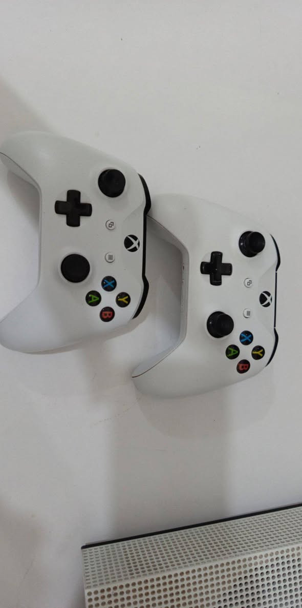 Xbox One s ذاكره 512
ويا يدتين اصليه وكامله ملحقاته ب175 ألف وبي مجال


**إذا كنت صاحب هذا الإعلان وتريد حذفه لأي سبب، رجاءا أرسل رسالة إلى الدعم الفني**