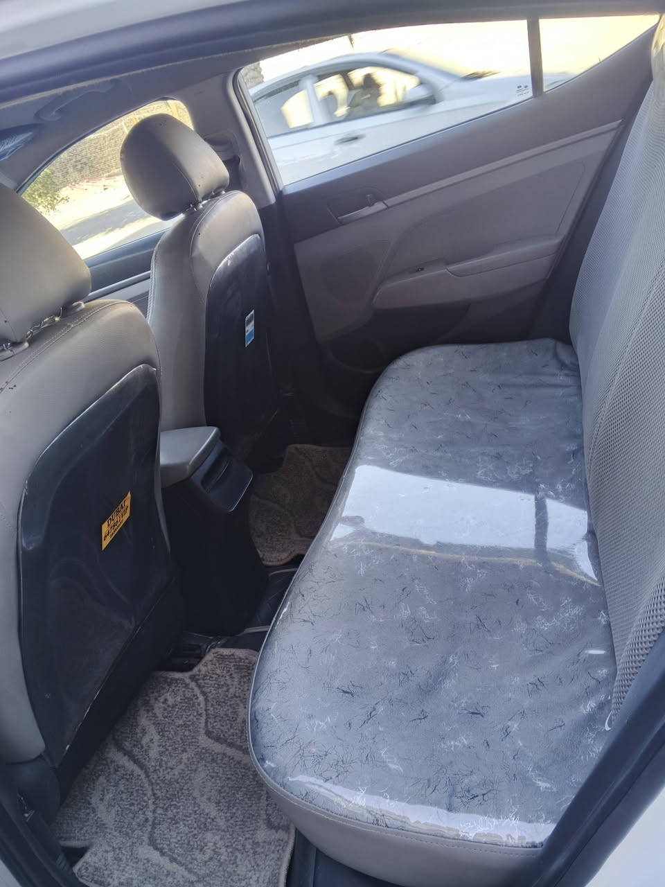 النترا ٢٠١٧ أمريكي رقم نجف دولي 
محرك ٢٠٠٠ دوش 
مكفولة من الحادث كله ليبل واحد 
بيها رشات صبغ بدون ضربه قويه 
محرك وكير مكفولات حداديه جديده تخم تاير جديد تبريد ثلج السعر ١١٥$ مكانه كوفه رجآ بدون خاص ***********
