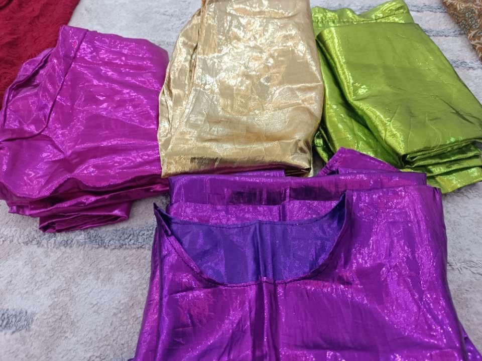 هاورییان  هەمو ئەم جلانەی لەم رەسمانە دیارە هەمو بابەتێکی تیایە  تازەو پاکو خاوێنن کەم بەکارهاتوون نرخی هەموی بەیەکەوە ٣٠ هەزار  نرخەکەی لە جاو جلوجانتاو لەچکەکان  هیج نین موشتەریەک هەموی بەیەکەوە بوی بە کەمتریش بۆی دانرئ شوین هەلەبجەی تازە گەیاندن هەیە


**إذا كنت صاحب هذا الإعلان وتريد حذفه لأي سبب، رجاءا أرسل رسالة إلى الدعم الفني**