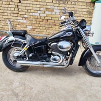 شادو كلاسك • 400cc • دراجة نارية • رقم نكليزي • تحويل مباشر