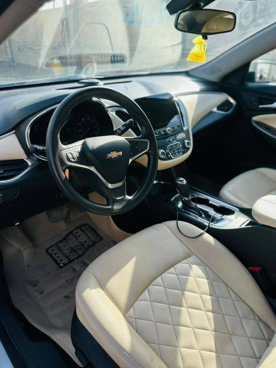 ماليبو ١٩بغداد LT جاهزه مكينه نضيفة كير جديد حادث جاملق وشويه من البونيد مدوشمه جلد ماشيه ١٣٠الف ميل حداديه 80%كهربائيات فول سونر موجود رقمي ***********مكاني ديالى جلولاء
