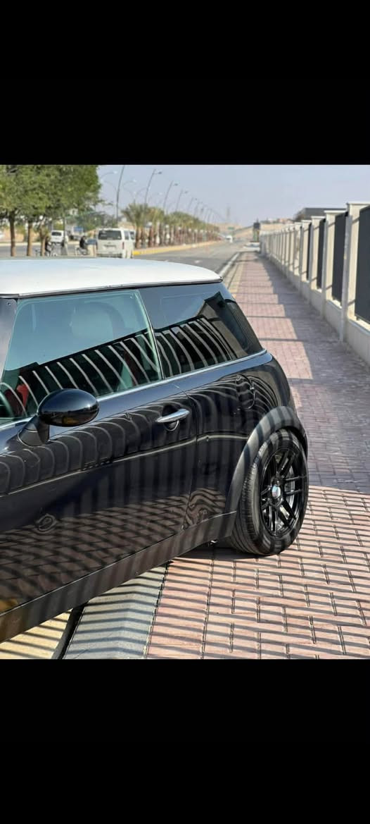 مینی کۆپەر 2007 مەکینەی بێ تۆربۆ مەرغوب 🇬🇧🇬🇧
گێڕ و مەکینەی بەشەرت 
چوار تایە و ویلی سپۆرت 
کارەبای هەمووی ئیش ئەکات و دەست کاری کارەبای و گێڕ و مەکینە و ئەقڵی نەکراوە 
کامل مواسەفات 
تەبرید و گەرمی 
پێش و دوای تازە داگیراوە 
لێزەری دوبەی ..بڕاوەیە 
زۆر بەکێش و هەڵمەتە 
دوو دەرگا 
کوشن جڵد 
دەعمی نییە 
شوێن سلێمانی 
نرخی 40 گەڵا و معامەلە 
***********.... السليمانية, العراق
