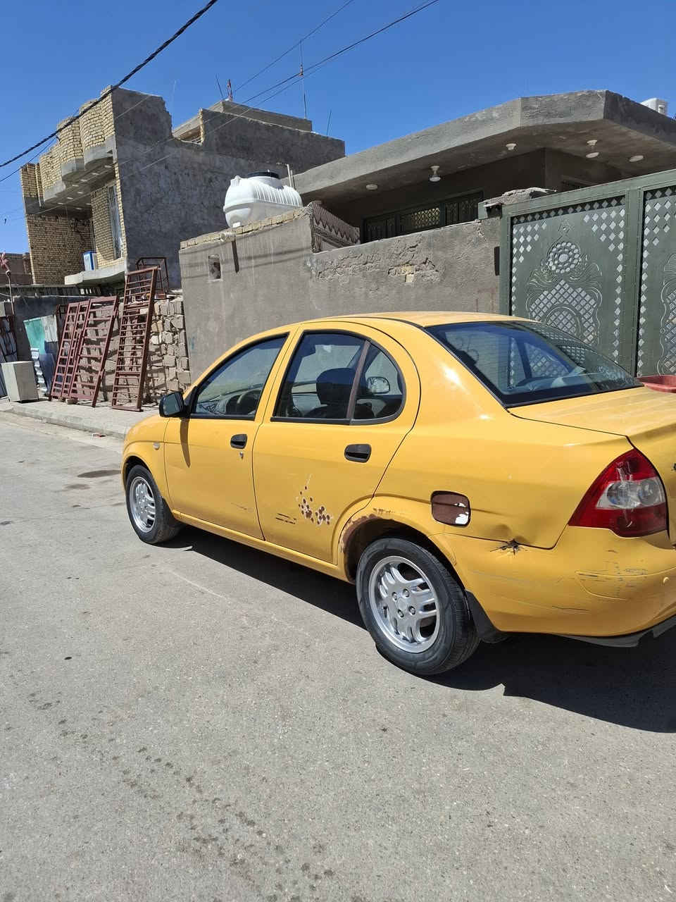 السلام عليكم طيبه ٢٠١٧
جديده مامشتغله تكسي مكفوله من الصبغ والحادث فقط كخه خفيفه بالباب الخلفي ومعمره 

رقم واسط مشروع وطني سنويه ٢٠٢٨ اصفره الك هيئه بتاريخ اليوم 43 وبيه مجال 

***********
