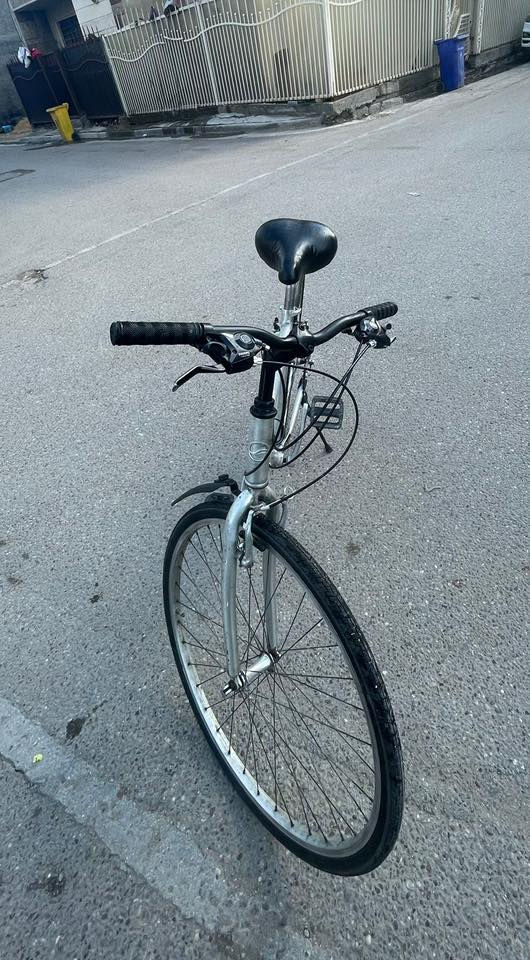 السلام عليكم باسكال ألمنيوم وزن خفيف قياس 28
كلش نضيف اي نقص ما بي تايرات جدد وكلشي جديد سعره ب 100 ألف وبي مجال 
مكاني بغداد حي جامعه ***********
