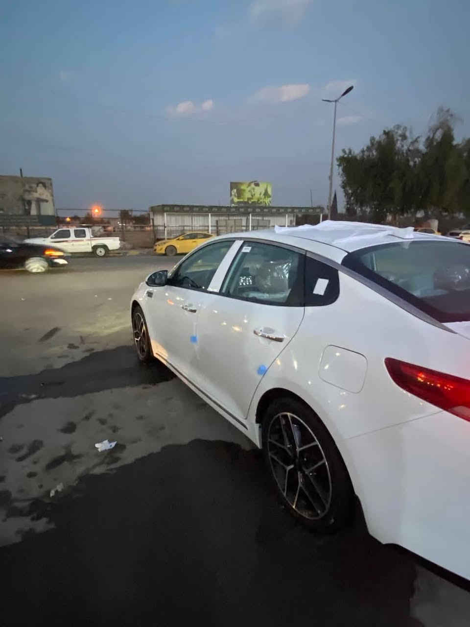 سلام عليكم
اوبتيما 19 فول مواصفات مكينه 2400 فول ما مفتوحه 
رقم بغداد نكليزي بئسمي سنويه جديد 
مكفوله كفاله عامه 
لسياره جاهزه مال جناي وعله ايدي 
سعر 190
‏‪***********‬‏
