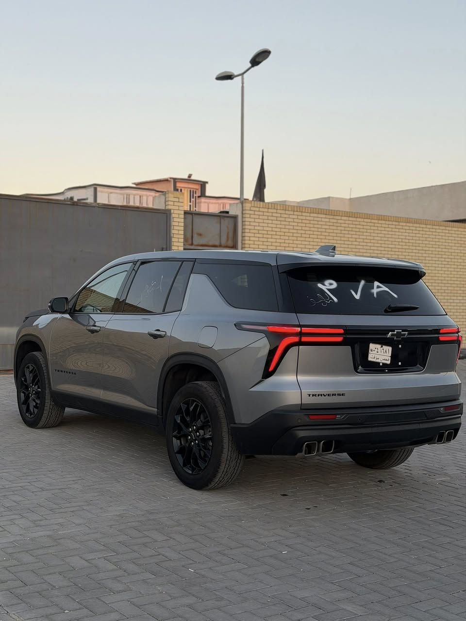 شوفرليت ترافلس   2024 شكل جديد
سياره شهداء بصره 
ماشيه 32 الف 
الحادث باب الخلفي صبغ نصه فقط والباقي كفاله عامه ارباك دركه ودشبول 
شاشه كبيره
سستم كامرات
محرك 2500 تربو
سبعه راكب
داخل مخمل لونين
تحكم استيرن جهتين
توقف ذكي
رادار امامي خلفي
تشغيل عن بعد

مكان سياره بصره
السعر (305)$
***********
