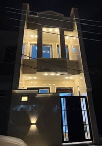 للبيع ## (( ٨٠ )) متر بناء حديث طابقين فول البيت يحتوي على صاله +  مطب...