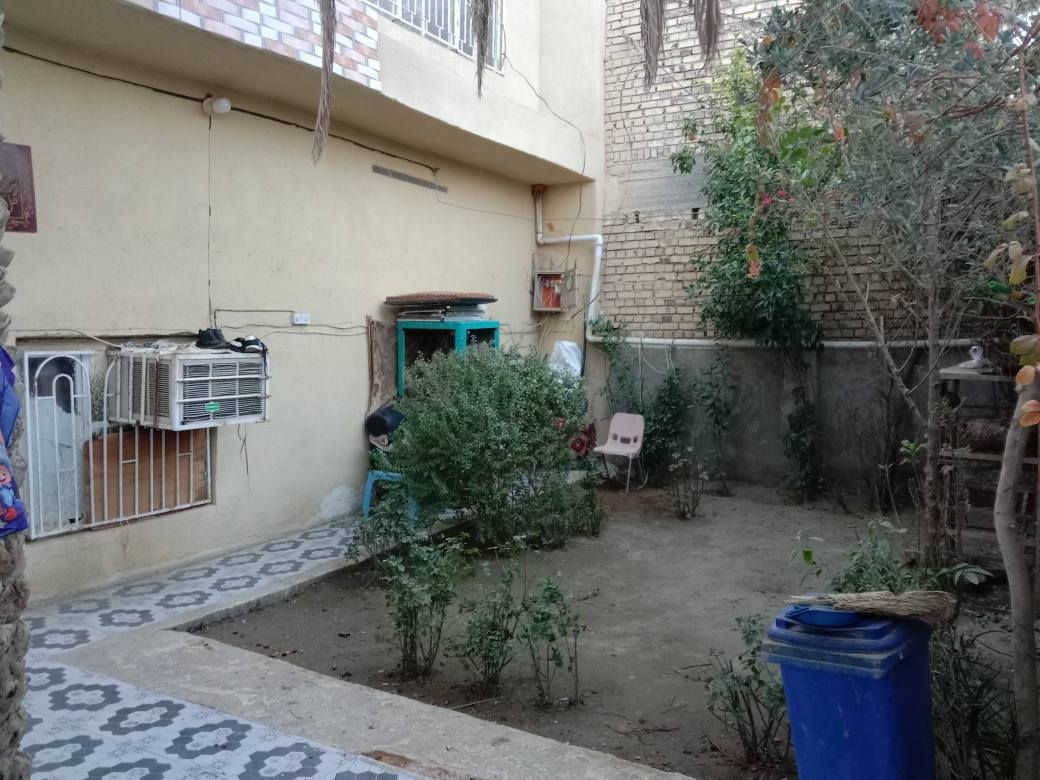 بيت للبيع مساحته 180 متر موقع شارع 80 محيزم مقابل موقف كيات حي الأم علي صلاح زراعي بيه معملاه كمله بل طابو كامل للتطويب شوارع رسميه ماء كهرباء خدمات كامله *********** حلة, بابل
