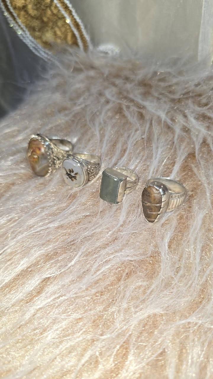 محابس كلة اصلي وقديمة وصياغات يدوية كلمن وسعره لبيع مكاني نجف ***********
