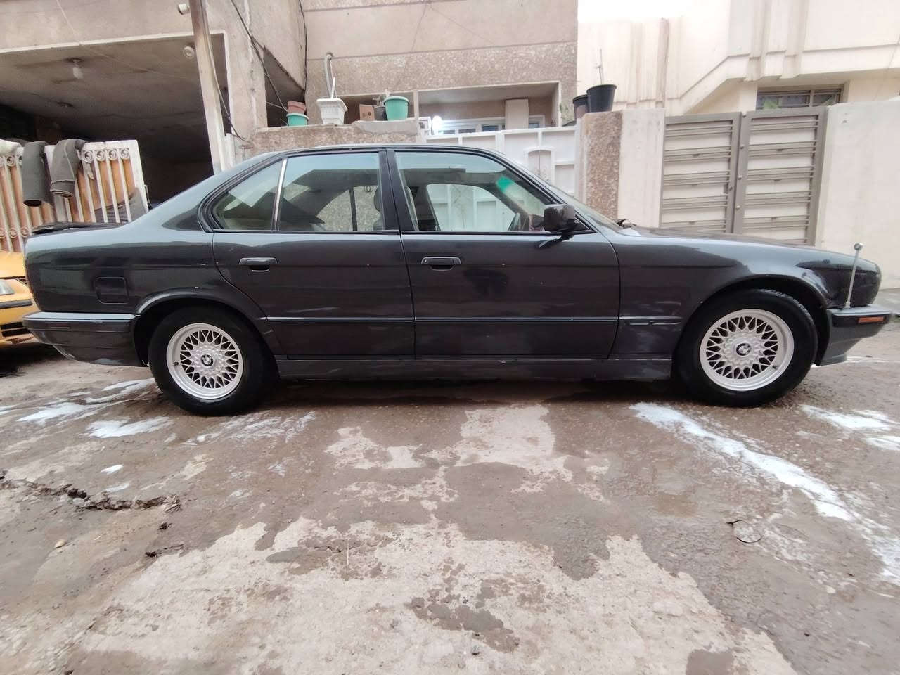السلام عليكم للبيع
BMW 535 مفتوح
دعاميات M
ويل خلية
داخل عسلي جلد صاج كشنات كهرباء وتدفئة وتبريد
السيارة كاملة وجاهزة
تبريد شغال
تايرات جدد
اكسل جديد
صدر عام جديد
دعامية امامية جديدة
منضومة زنون اصلي لايتات وبلوجكترات
المكان بغداد الامين
السعر 57 ورقة 
***********
