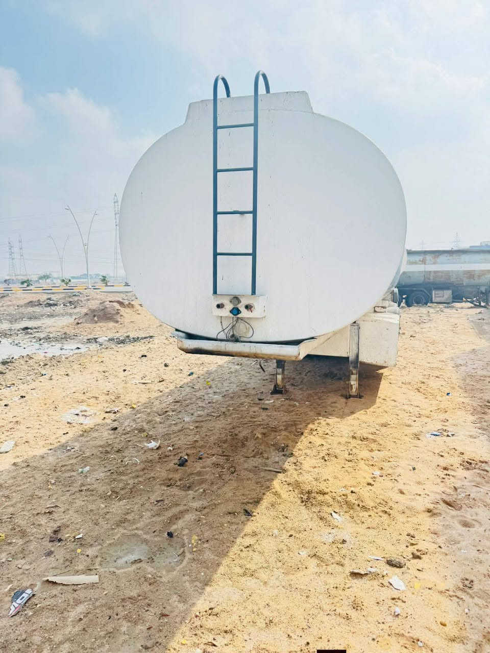 تانكي للبيع جوبلس 3محاور مزوج تخم تاير التانكي بي تحويرة بنص ابيع على وضعة الشراي يتصل على الارقام التاليه ***********
***********
مكاني بصرة قرب ساحة سعد 
السعر 55ورقة وبي مجال بسيط
