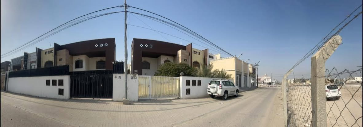 دار مؤثث للايجار - مجمع الاميرات السكني الاول 

⚪️المساحة: ٣٣٠ متر

🔴الموقع: مجمع الاميرات الاول المربع الاول ثالث بيت عن شارع المجمعات الرئيسي الدار يقع داخل شارع ٢٠ متر

🟠ملاحظة : الدار مؤثث ومعروض للايجار مع الاثاث

🟣السعر : مليون دينار شهرياً قابل للتفاوض

🔵للتواصل: ***********
او واتساب لنفس الرقم اعلاه.
