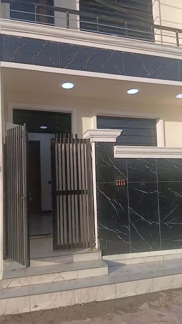 بيت للبيع مجمع العدل الاول ٥٠ متر وجه ٥ نزال ١٠ تنازل شركه القلعه استفسار ***********
