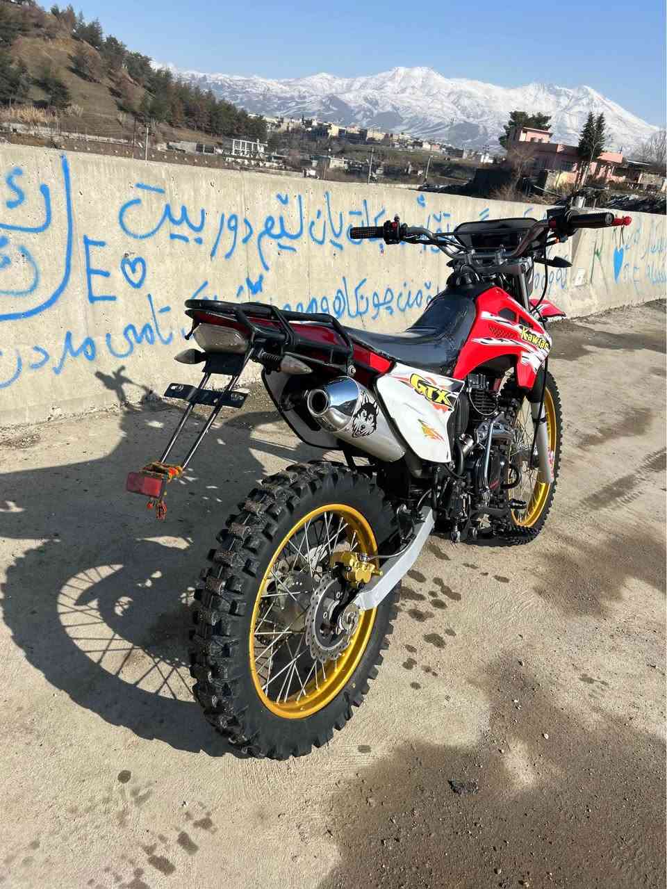 کەویاری ئەسڵی 
2024
200cc
ماتۆرەکە تا بڵێی توند و تۆلە 
نە دوکەڵ نە دەنگ نە سەرف نە هیچ شتێک بە بێمنەتی 
مەکینەی کەپس بورخی لێ بانەدراوە
لەتایەی پێشەوە بۆ دواوە  بە شەرت
یەک ۲٥٠ مەسرەف تیا نییە
ماڵی دۆستە
نرخی۹٠٠ مەحامەلە لەگەڵ موشتەریش دەسازێم 
لۆک لۆکە بشدار, السليمانية


**إذا كنت صاحب هذا الإعلان وتريد حذفه لأي سبب، رجاءا أرسل رسالة إلى الدعم الفني**