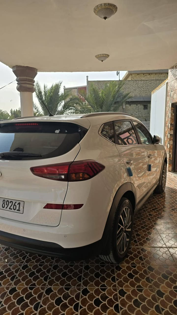 السلام عليكم
توسان 2019 خليجي كفاله عامه ما عده بارد بسيط بخشم الجاملغ الأيمن  اربع أصابعع
سياره مكفوله من صبغ ومن تبديل
مكينه ٢٠٠٠ دوش كير ومكينه وصدر وحداديه كفاله
تخم تاير جدد
ماشيه 98
فول مواصفات عده البنرامة
رقم بغداد الجديد
مواصفاته
بصمه
صاج جلد نيكله ستيل كشنات كهربائي
قطعتين تبريد لد نهاري ليلي
مري شفط اشاير بلمري يدات ستيل نيكله ستيل
انظمه قياده سبورت وايكو
سبير ما نازل
شاشه حجم كبير كامره دواره
رقم الهاتف سعر 198وبيه مجال قليل
رقم الهاتف ***********
