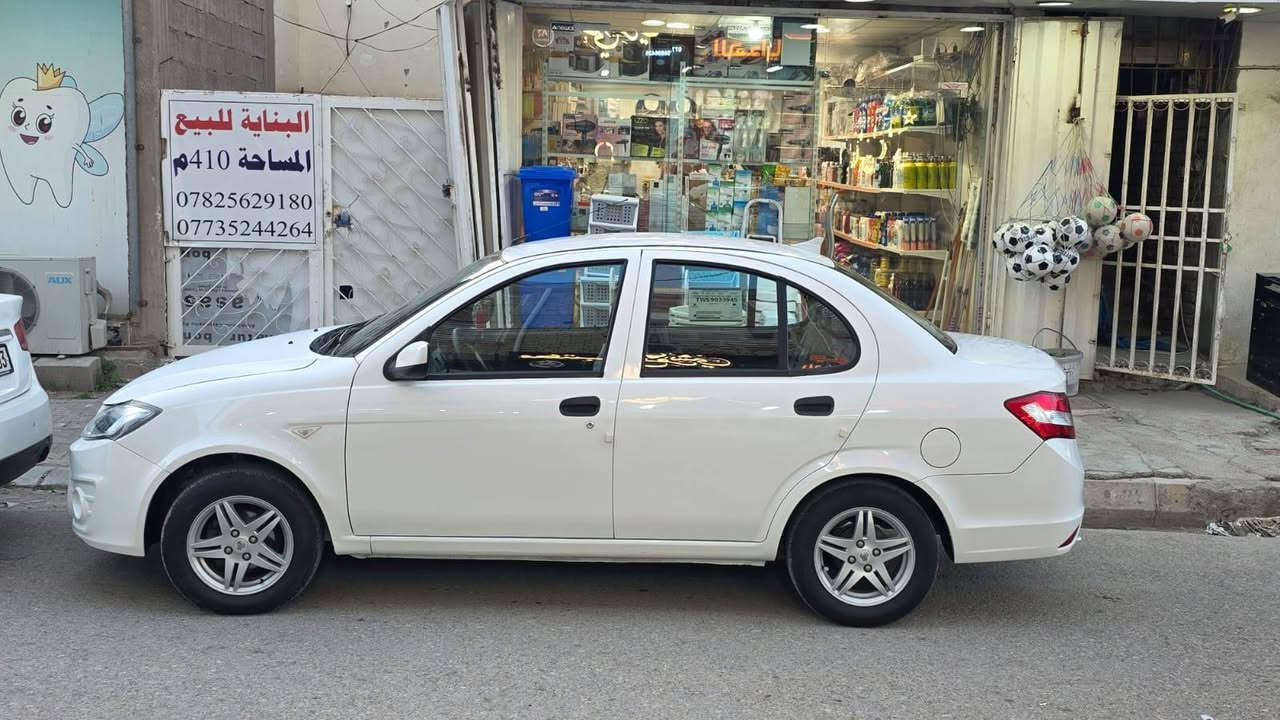 السلام عليكم ساينا موديل 22 رقم بغداد مكفوله ماشيه 41 الف السياره جديده وجاهزه تحويل  مباشر السعر 73 العنوان واسط العزيزيه/***********
