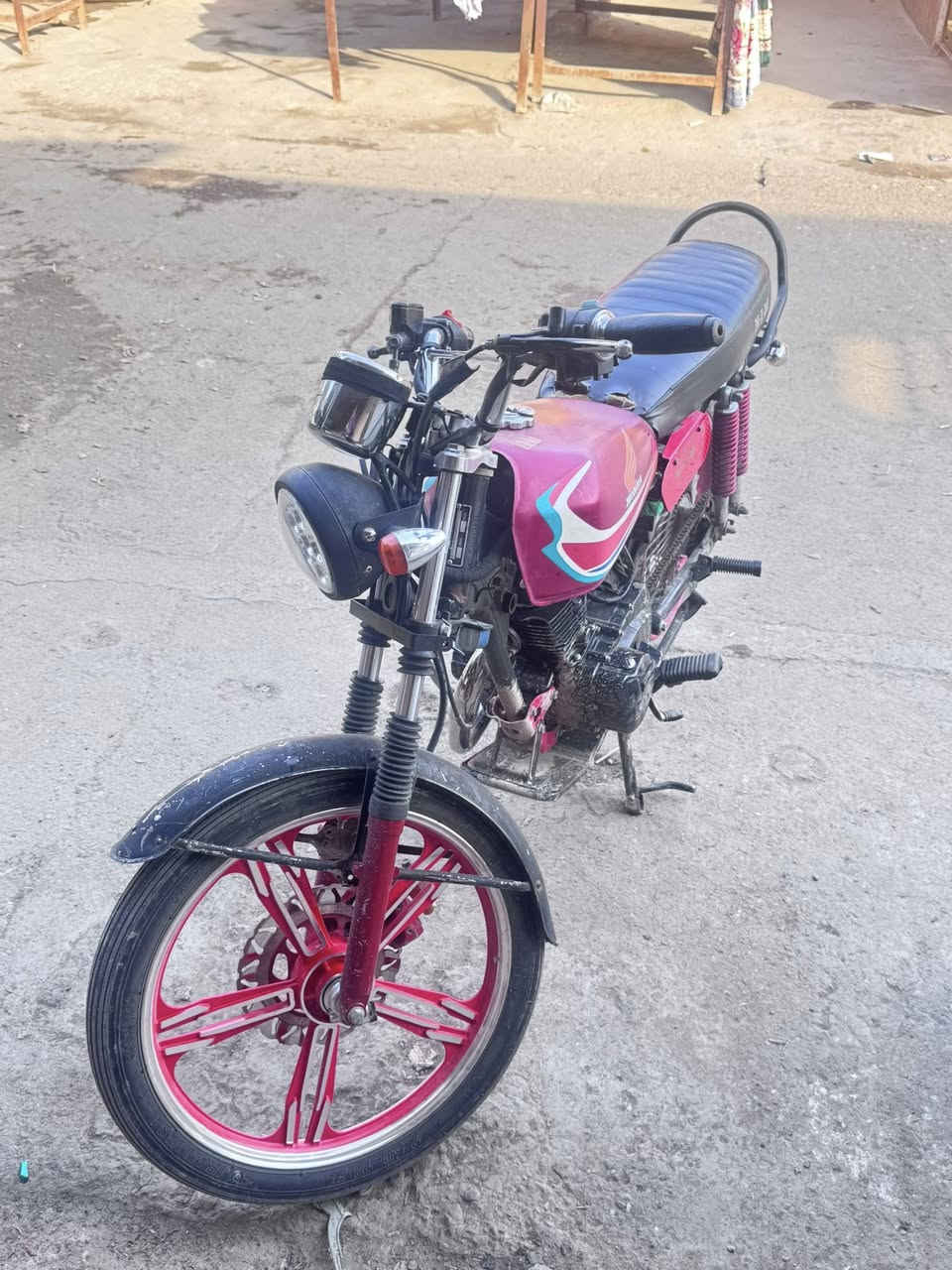 سلام عليكم ادراجه صيني كلاسك
دراجه نضيفه وراق كامله موديل ٢٠٢٣
سعره ٦٠٠
***********
