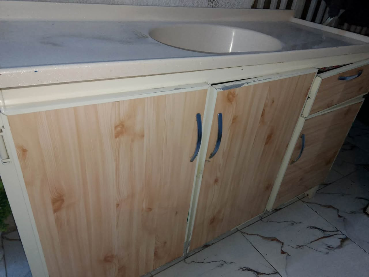 كاونتر المنيوم سوكي نضيف ٣قطع 
السعر ٢٠٠
العنوان الجولان 

***********
