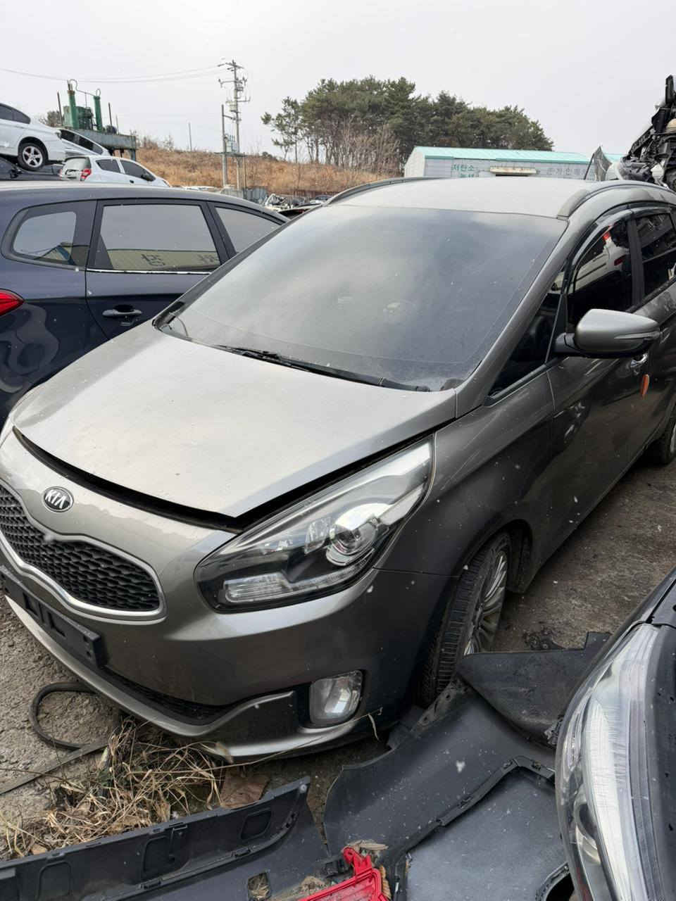 في كوريه جنوبيه عنقريب توصل سيارت التفصيخ لنجف الاشرف
اي ابو أدوات يريد سيارت من كوريه يتواصل ويانه وبيخر ويدلل نوصلها الا للعراق
***********
