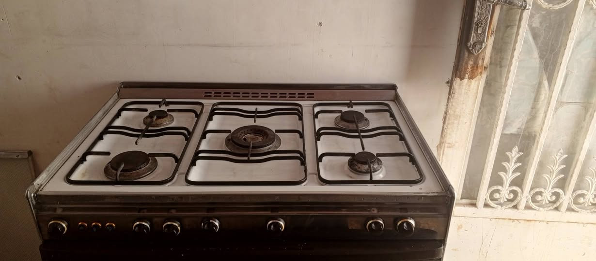 طباخ نظيف كريازي الاستفسار ع ***********
