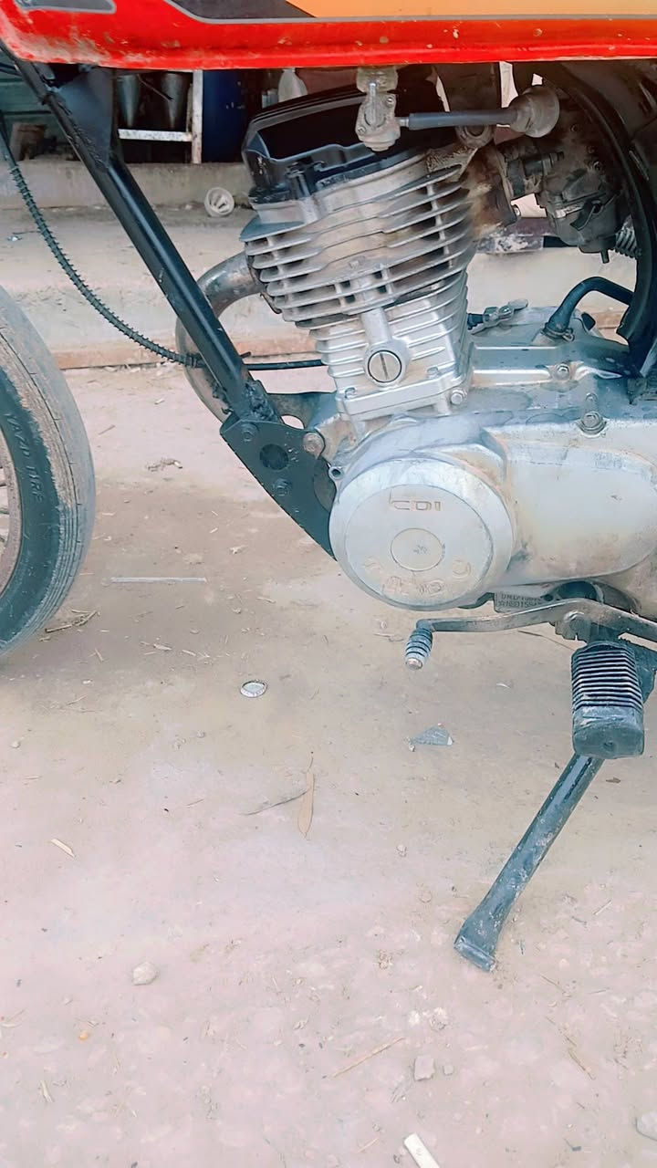 سلام عليكم دراجه لبيع نضيفه حلوه عوزه شياء بسيطه بس هيه شغاله نكره وطلع وين متريد دراجه كلك  تكفل عشاير بس سعر ميتين وبيه مجال حك جيه رقمي***********
