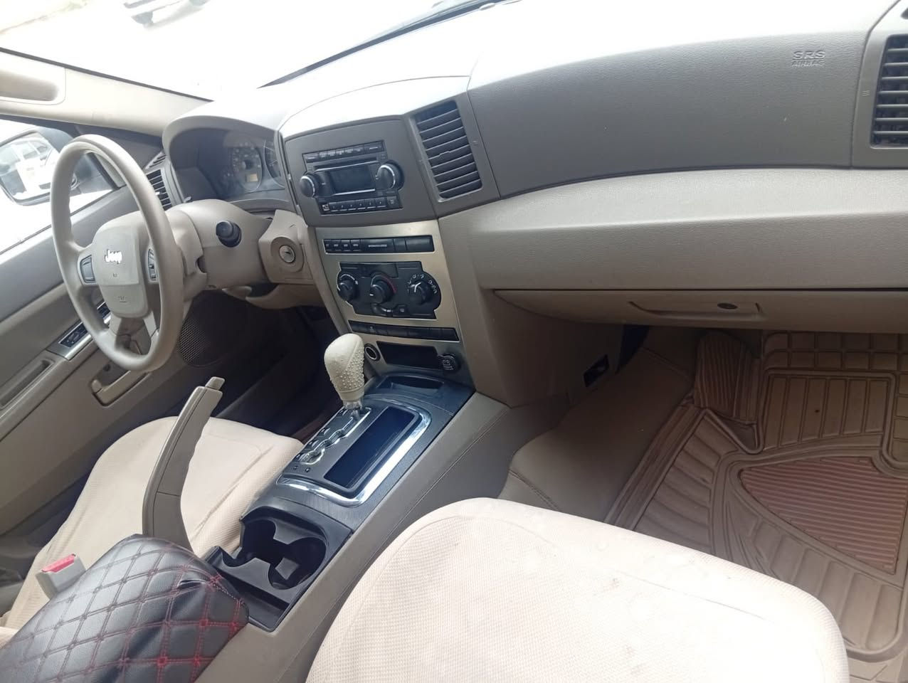 جێبی لاریدۆ مۆدێل 2006 بێ دەعم و بێ لێدراو سەیارەکەبێ مەسروفەماڵی دۆستە  سیعری 75 گەڵاو معامەلەیەکی کەم  بۆپەیوەندی 
 ***********
   ***********
