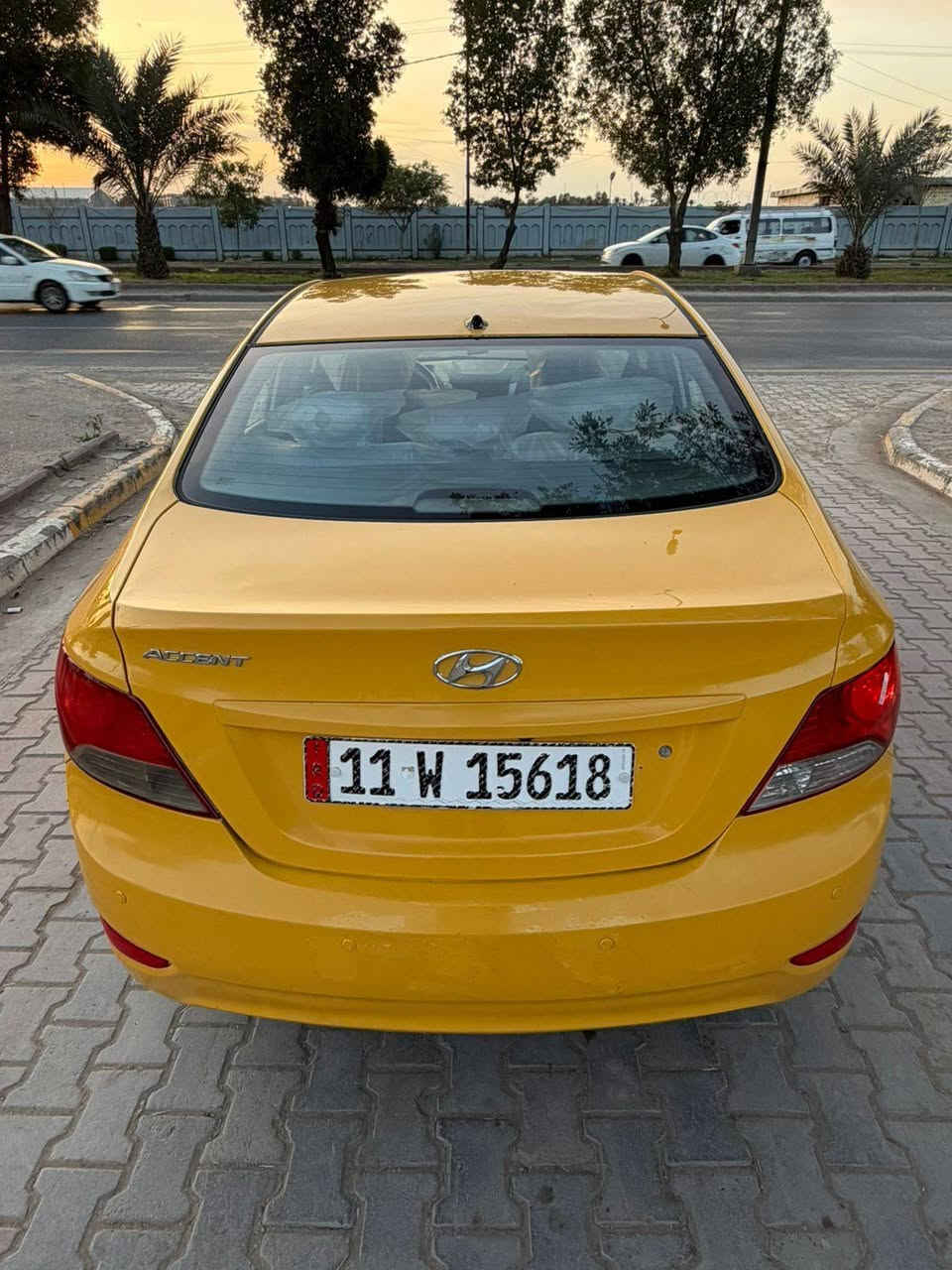سلام عليكم
هونداي اكسنت صفرة 2014 خليجي 
السيارة بيهة جاملغ خلفي وباب ودوسات صبغ بدون دواخل جاهزة من كلشي السيارة
 سيارة جديدة كلش ومناقصها شي
السيارة كلش حلوة و جديدة تخم تاير جديد 
كير و مكينة كله مكفول بدون اي عطل
سنوية وهيئة وغرامات وأرقام جديدة كلة مصفرة 
تحويل ثاني يوم 
سعرة 75 بي مجال 
رقمي ***********
مكانها بغداد البياع
