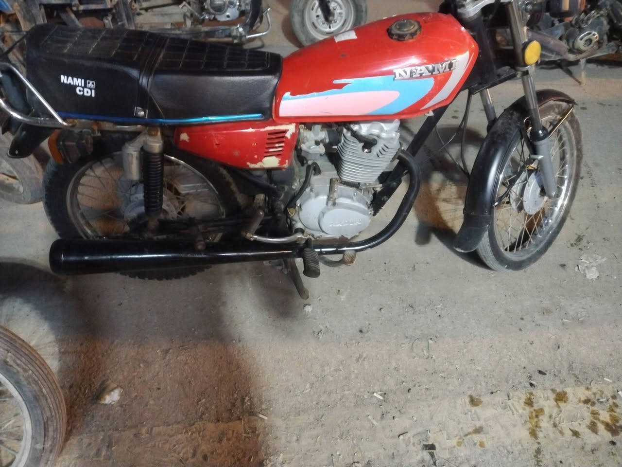 السلام عليكم للبيع دراجه اربعه كير موديل 13 كله بلادي اربعه اوراق بس تعبانه الاوراق شويه للاستفسار الاتصال على ***********  سعر 450 وبيها مجال للشراي
