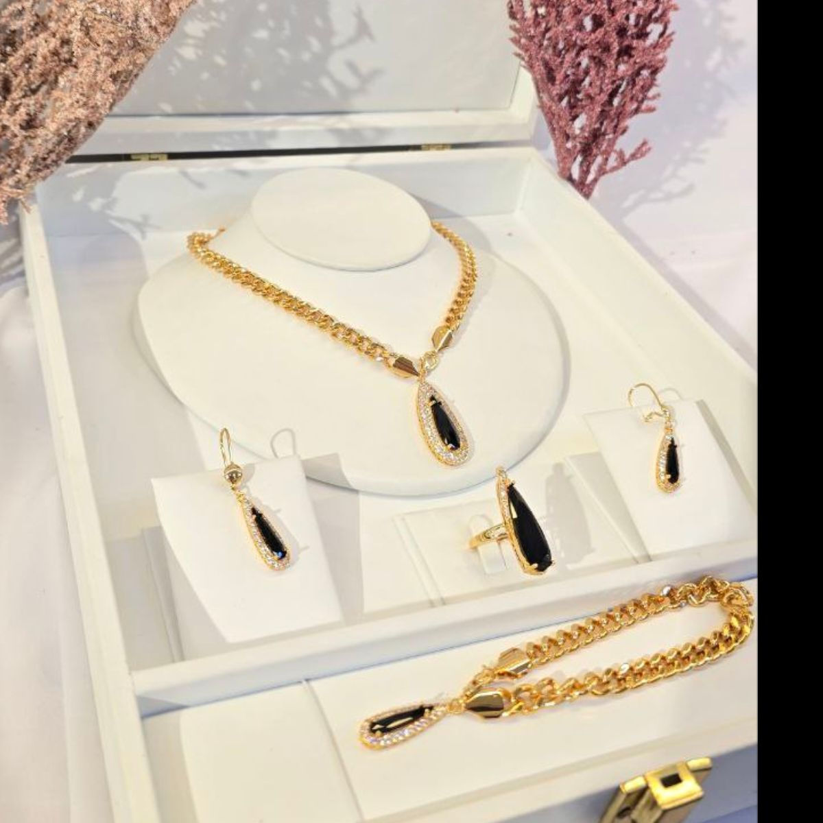 ارجو المتابعة
🌿 كاردينيا للأناقة الراقية 🌿
حين تلتقي البساطة بالفخامة… تولد قطعة لا تُنسى ✨
تصاميم مختارة بعناية
لتناسب المرأة الواثقة بذوقها 👑
💫 تفاصيل ناعمة
💫 خامات أنيقة
💫 حضور يلفت بدون مبالغة
متابعة لخصومات قوية جدا....


**إذا كنت صاحب هذا الإعلان وتريد حذفه لأي سبب، رجاءا أرسل رسالة إلى الدعم الفني**