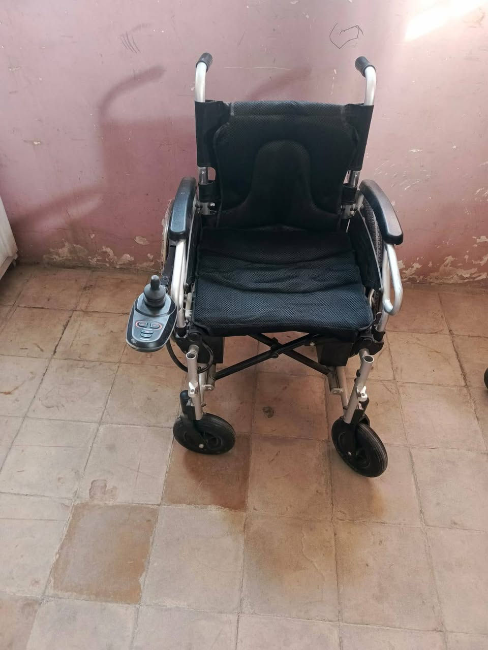 السلام عليكم عندي هذا التخم للبيع وعندي عربانتين كهربائيه جديده ما مستعمله العنوان بغداد الغزاليه الاستفسار على السعرعلى هذا الرقم ***********
