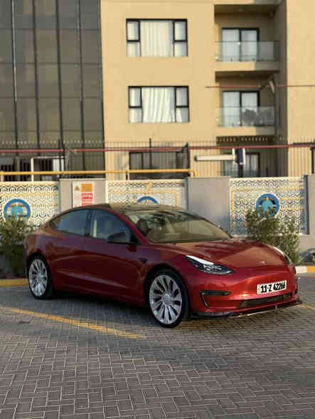 تيسلا مودل 3 بيرفورمانس لون احمر 
سنة الصنع : 2023
الضرر : السياره بيها فقط صبغ بالجاملغ الامامي الايمن وبيها pdr خفيف بالجاملغ الخلفي

💎 ســعــر ✅ ::  الــرد تلقائي 📮

🔷عداد 32  الف ميل

🔷 مرقم بغداد بأسمي 

🔷مكان سيارة  بغداد - العامريه

🔹 الشحن الكامل 490 كيلو تقريباً 

🔹 سقف بانوراما زجاج

🔹 شاشة كبيرة حجم 15 بوصة

🔹 كاميرات 360

🔹 حساسات امامية وخلفية
🔹 كراسي جلد (ابيض)
🔹 كراسي كهرباء
🔹 كراسي تدفئة
🔹 غرفة جلد مميزة لون ابيض 
🔹 رادار امامي
🔹 رادار خلفي
🔹 رادار جانبي
🔹 مانع تصادم
🔹 حساسات جانبيه
🔹 مثبت سرعة
🔹 تحكم بالسياره عن طريق الشاشة
🔹 نظام قيادة آلية Auto Pilot
🔹 عداد ديجيتال
🔹 تشغيل تلقائي
🔹 نظام قيادة ذاتية Full Self drive
🔹 نظام (RCTA) للتنبيه عند الرجوع للخلف
🔹 نظام (RSA) لكشف لافتات السرعه للطريق
🔹 نظام (PSC) الرادار الذكي لمنع الاصطدام 
🔹 نظام (LTA) لتحديد المسار على الطريق
🔹 تشغيل عن بعد
🔹 الدخول الذكي
🔹 نظام ترفيهي كامل متكامل يحتوي على ( YouTube / WhatsApp / Tik Tok / Netflix)

‏• Wifi
‏• GPS
‏• MAPS
‏• Bluetooth
‏• AUX
‏• USB
🔹 أوامر صوتية voice commands
🔹 جنط قياس 20
🔹 اضوية امامية LED
🔹 اضوية خلفية LED
🔹 كشافات ضباب LED
🔹 إنارة امامية زنون بالكامل
🔹 صندوق خلفي كهرباء
🔹 نظام محاكة ذاتي للسياره من الخارج

رقم صاحب ســـيــــارة: ***********
