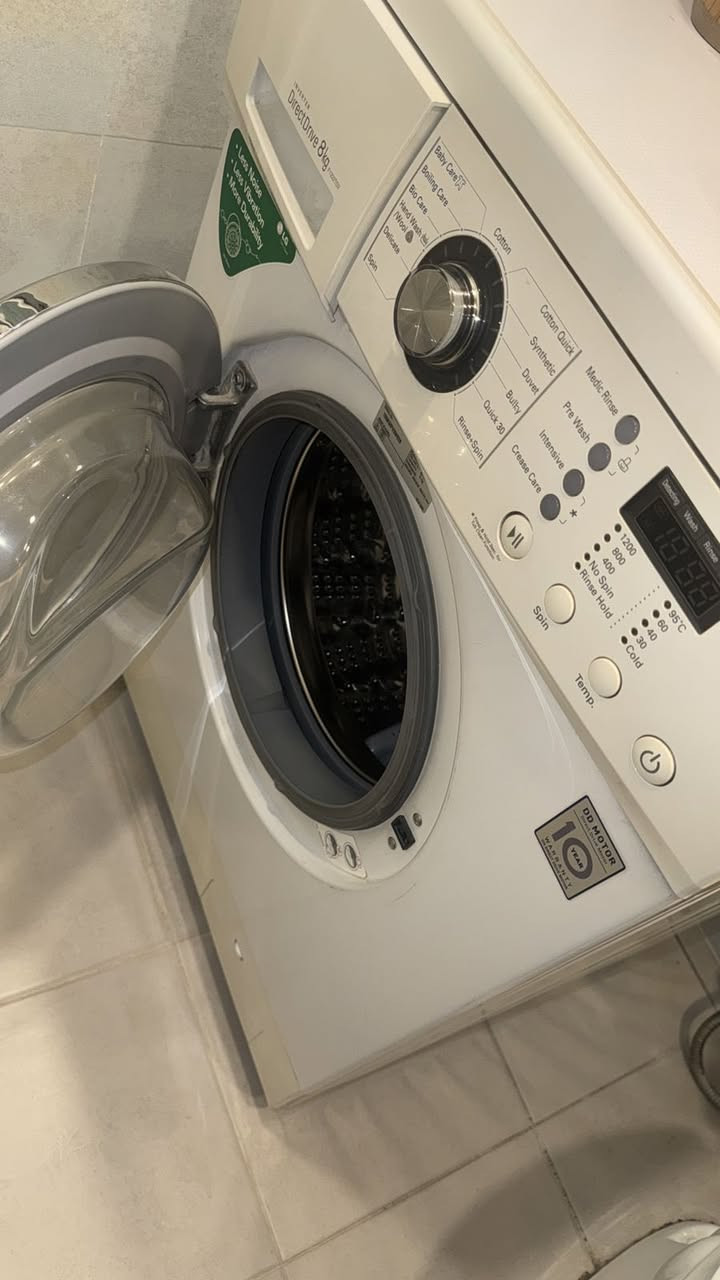 غساله LG                          سعتها 8 كيلوات  سعرها 450 الف


**إذا كنت صاحب هذا الإعلان وتريد حذفه لأي سبب، رجاءا أرسل رسالة إلى الدعم الفني**