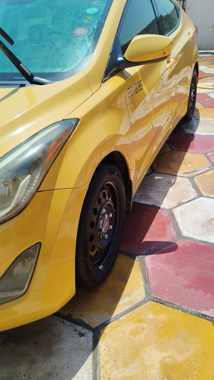 السلام عليكم النتره 15 مكينه وكير طبكه جديده تخم تاير جديد تبريد خير من الله  منضومه غاز ***********
