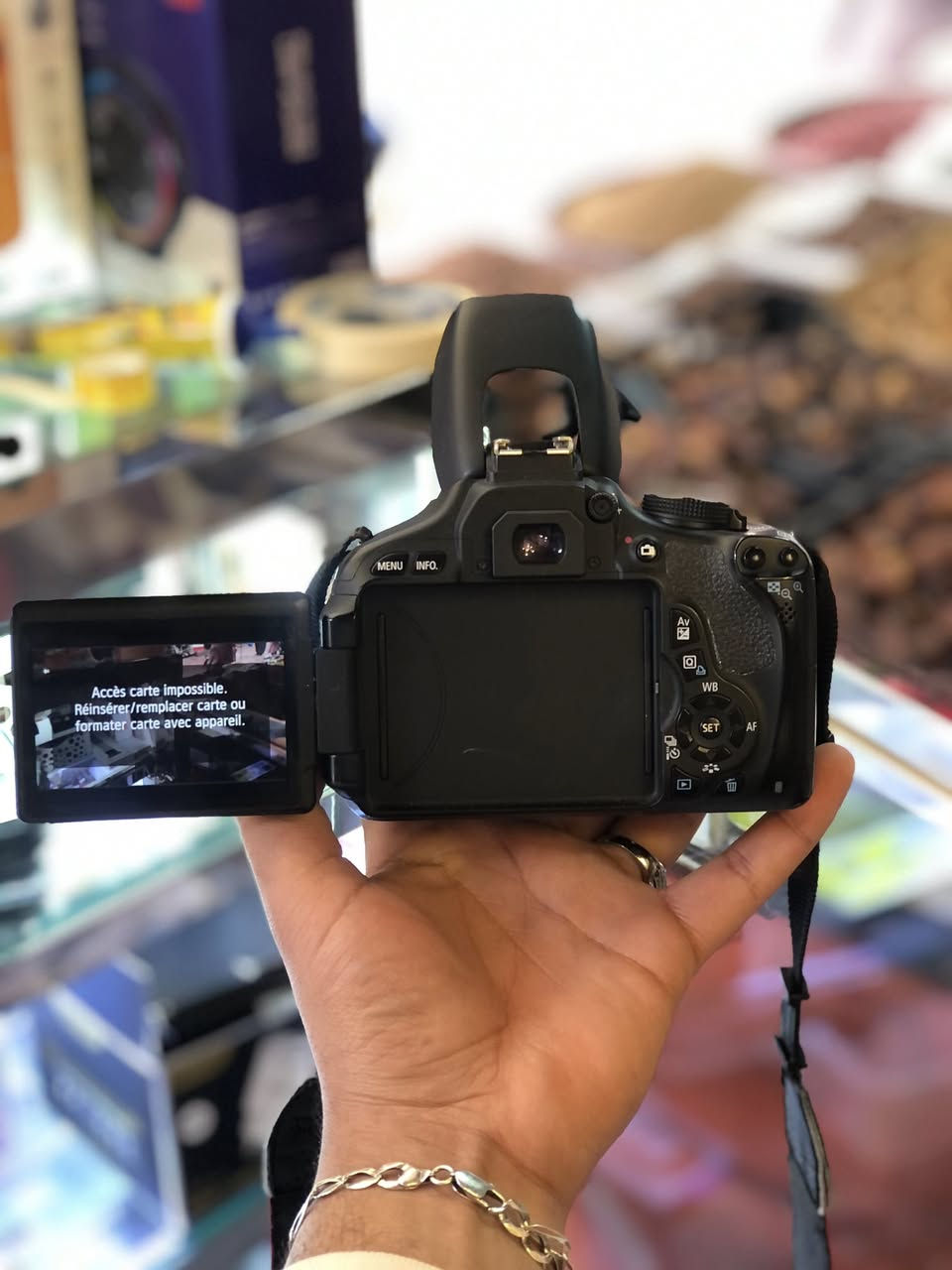 Canon Rebel T3i - L'objectif TAMRON 18-270mm Plus Chargeur 🔌 Ou batterie 🪫 ou Cartable ou Carte mémoire 16GB Originale


**إذا كنت صاحب هذا الإعلان وتريد حذفه لأي سبب، رجاءا أرسل رسالة إلى الدعم الفني**