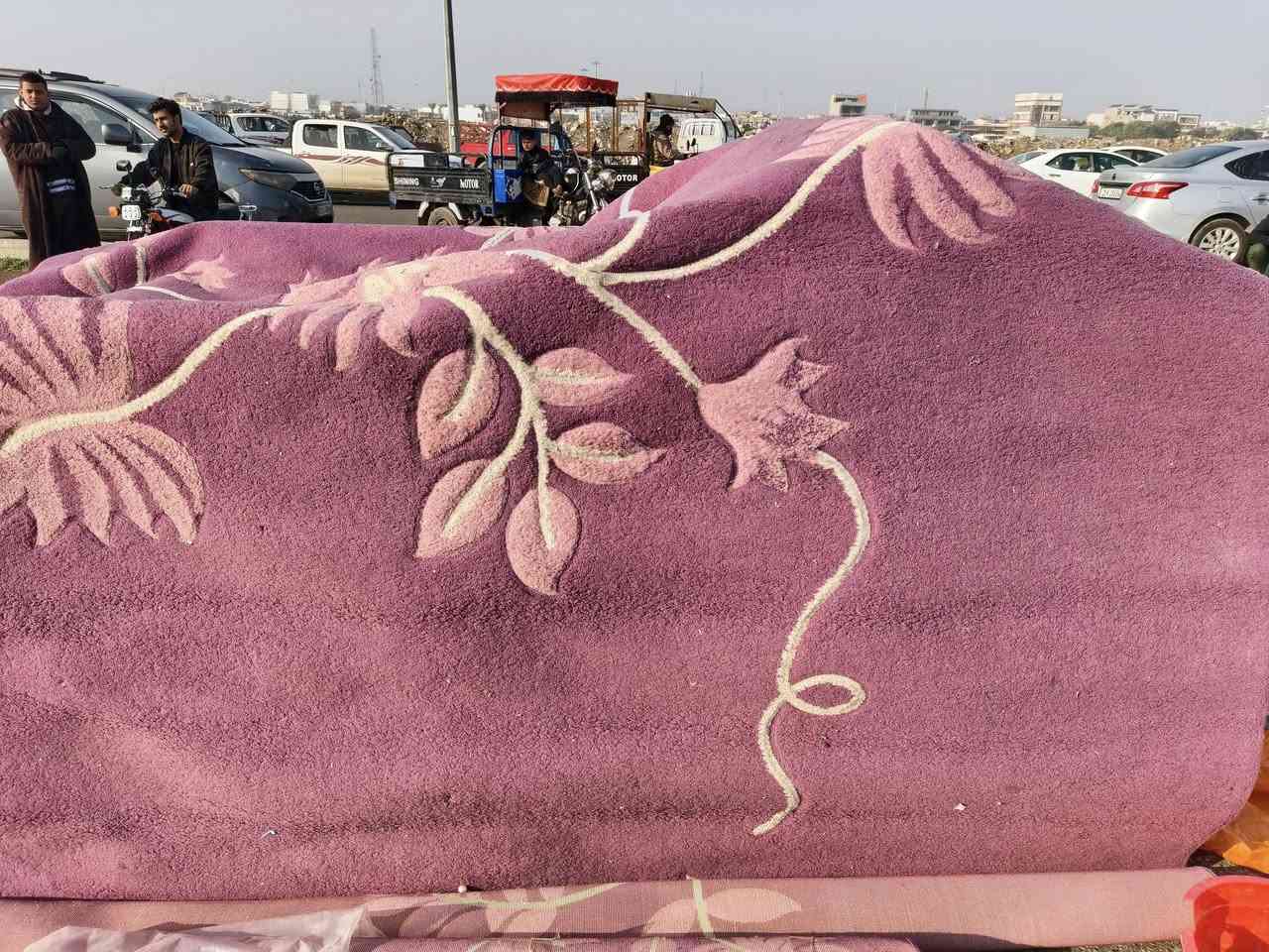 السلام عليكم عندي هذن الفرشات كلش نضيفات بس عايزهم غسل هنا تخم كامل سعرهن كلهن 60ألف مكاني كركوك حي النصر رقم التلفون ***********
